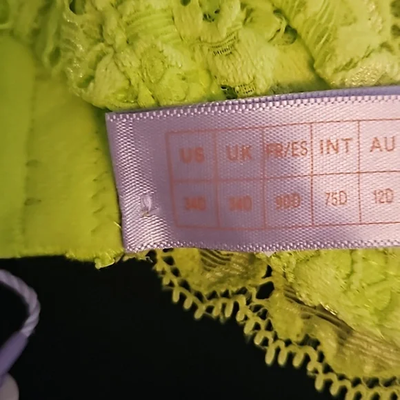 NIP SAVAGEXFENTY Alien Animal Lace Unlined Plunge Bra Twisted Lime Green 34D - Picture 7 of 11